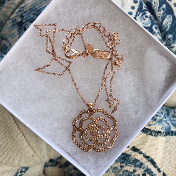 kate spade Jewelry - Kate Spade Rose Gold Round Floral Necklace
